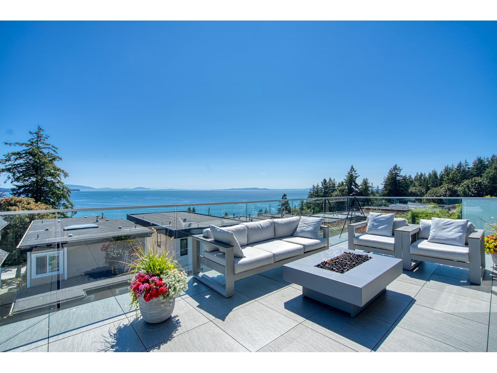 Property at 14776 THRIFT AVENUE image 1