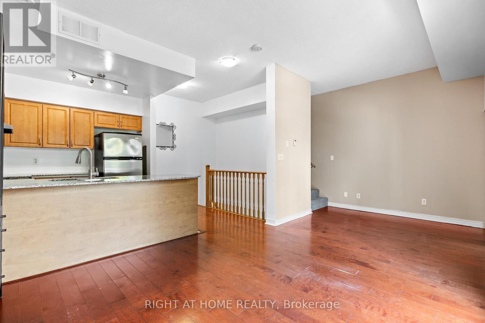 Property at 205 - 205 WELLESLEY STREET E image 5
