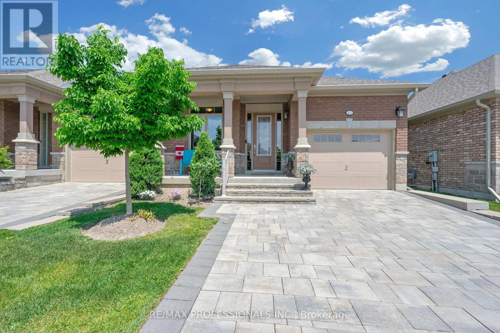 17 Assunta Garden, New Tecumseth, Ontario  L9R 0V2 - Photo 1 - N12241109