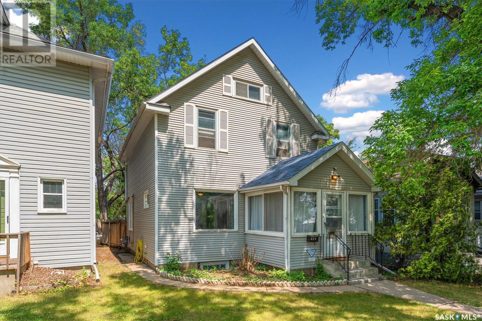 Property at 108 31st STREET W image 2