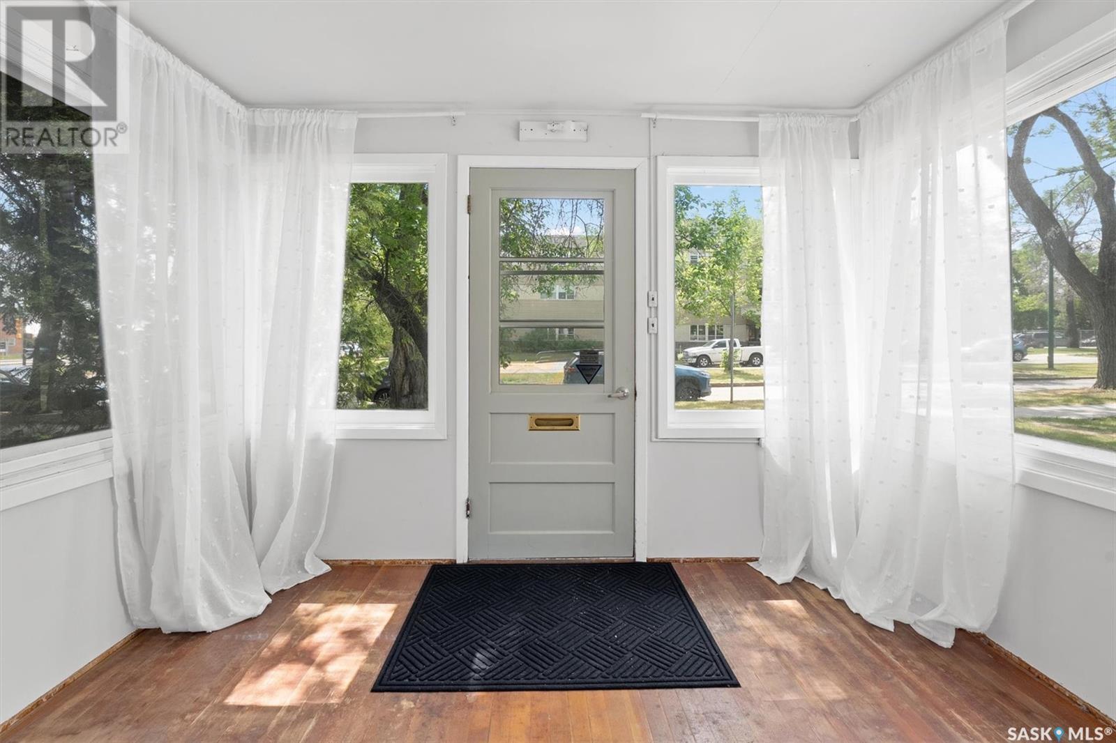 Property at 108 31st STREET W image 3