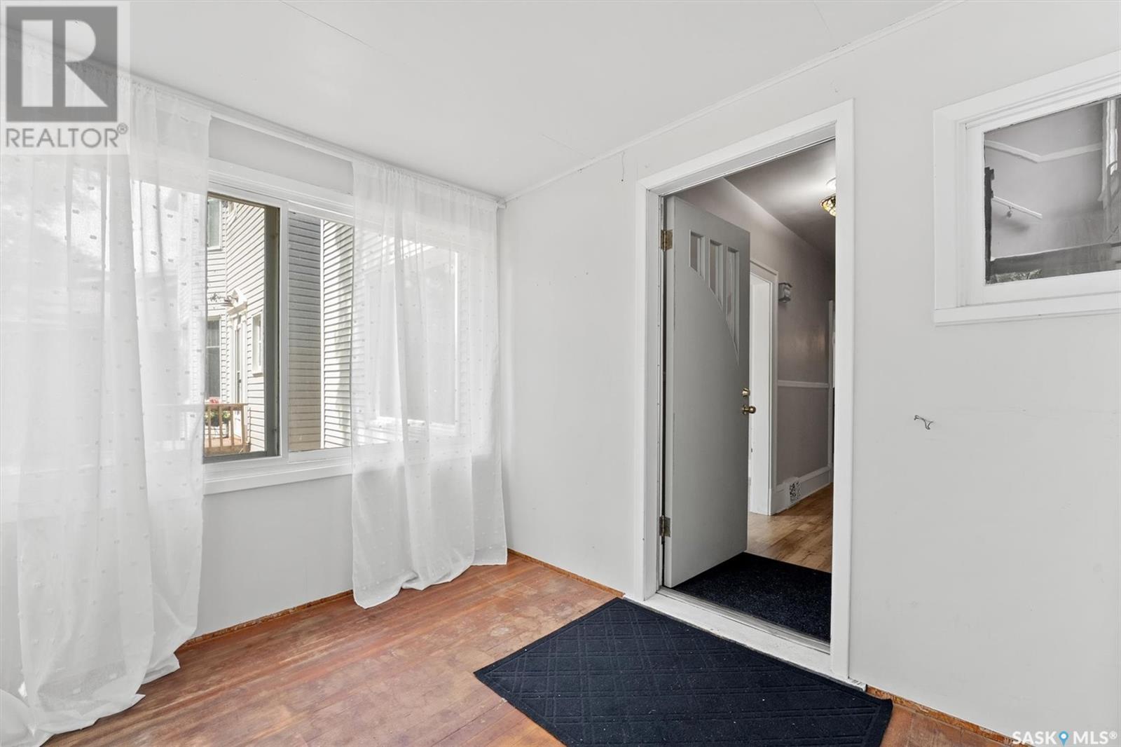 Property at 108 31st STREET W image 4