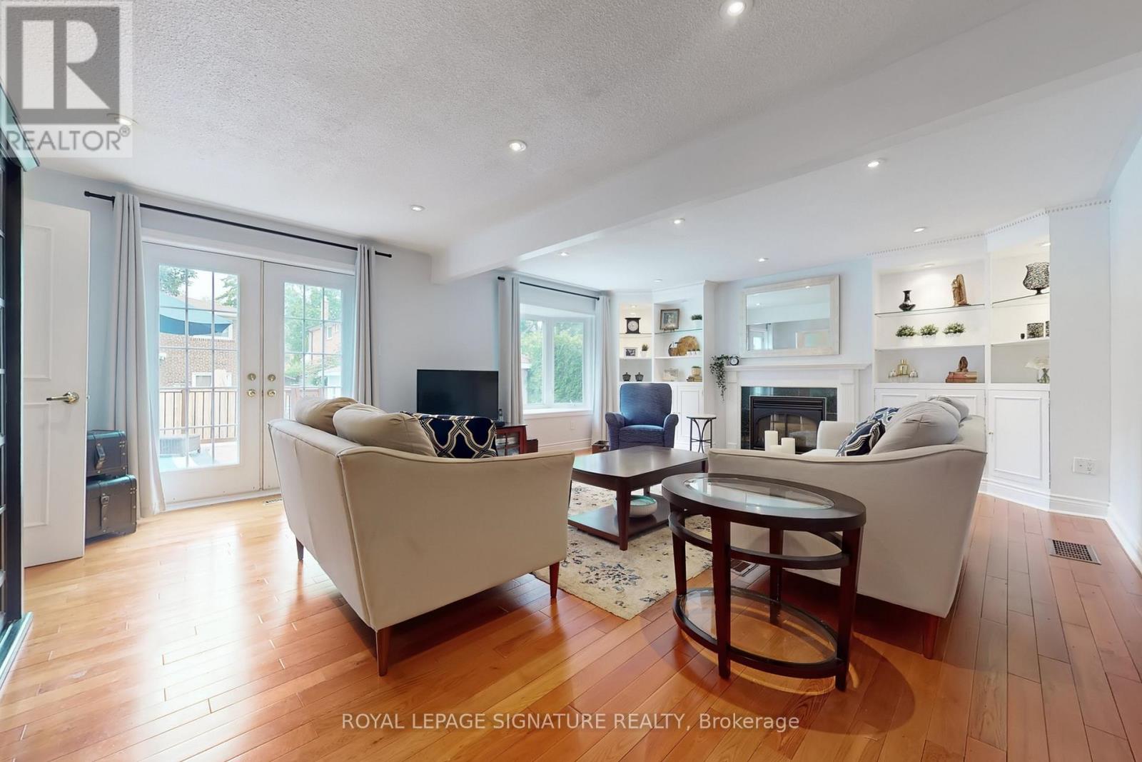 Property at 10 CORNINGHAM STREET image 4