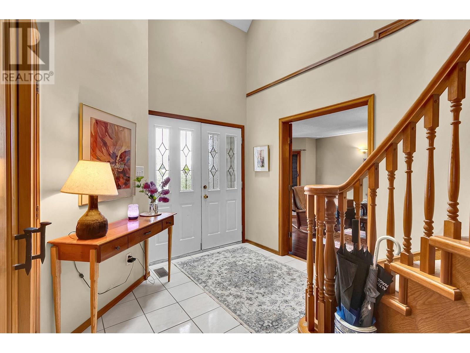 Property at 3825 GRACE CRESCENT image 4