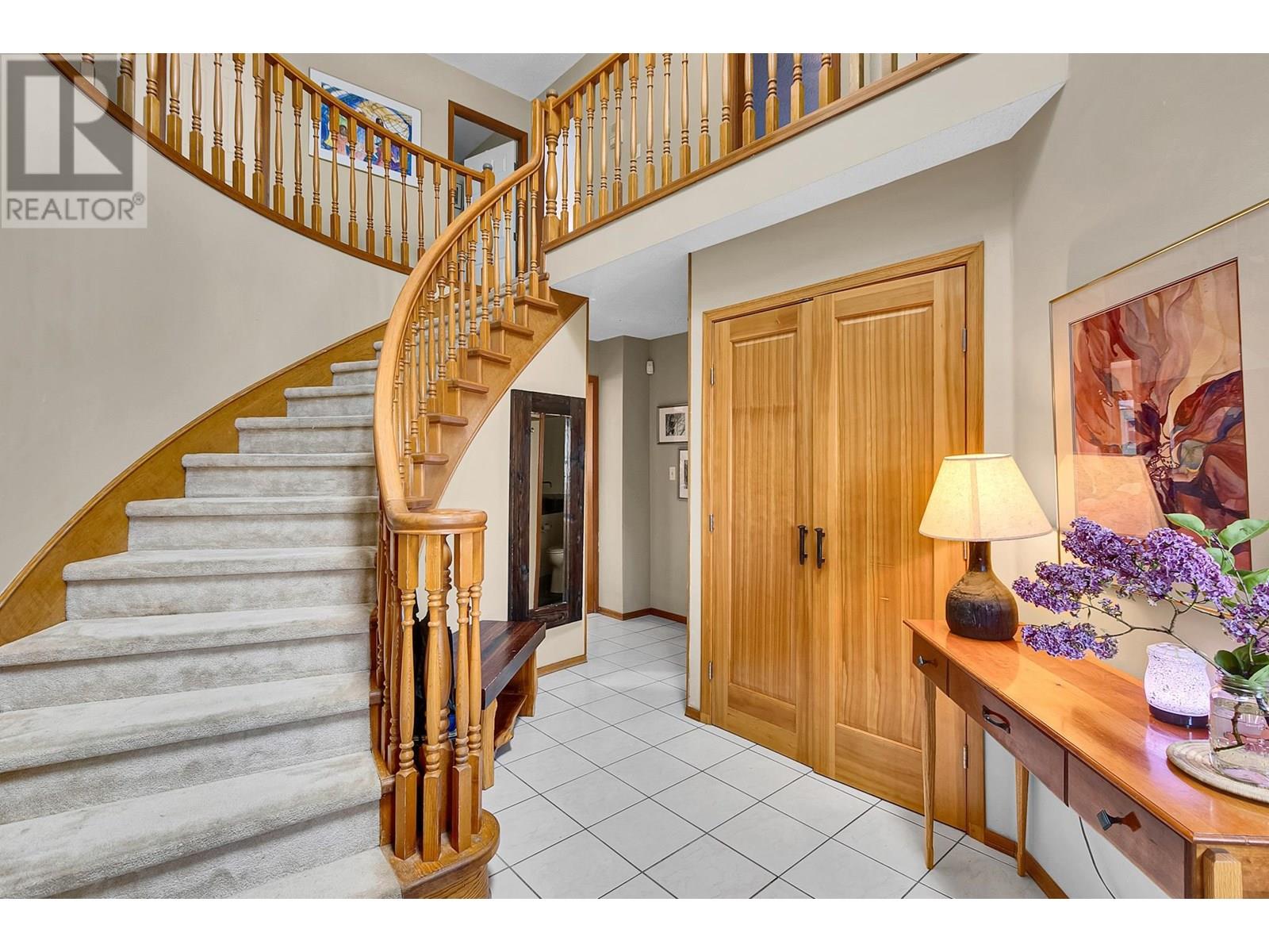 Property at 3825 GRACE CRESCENT image 3