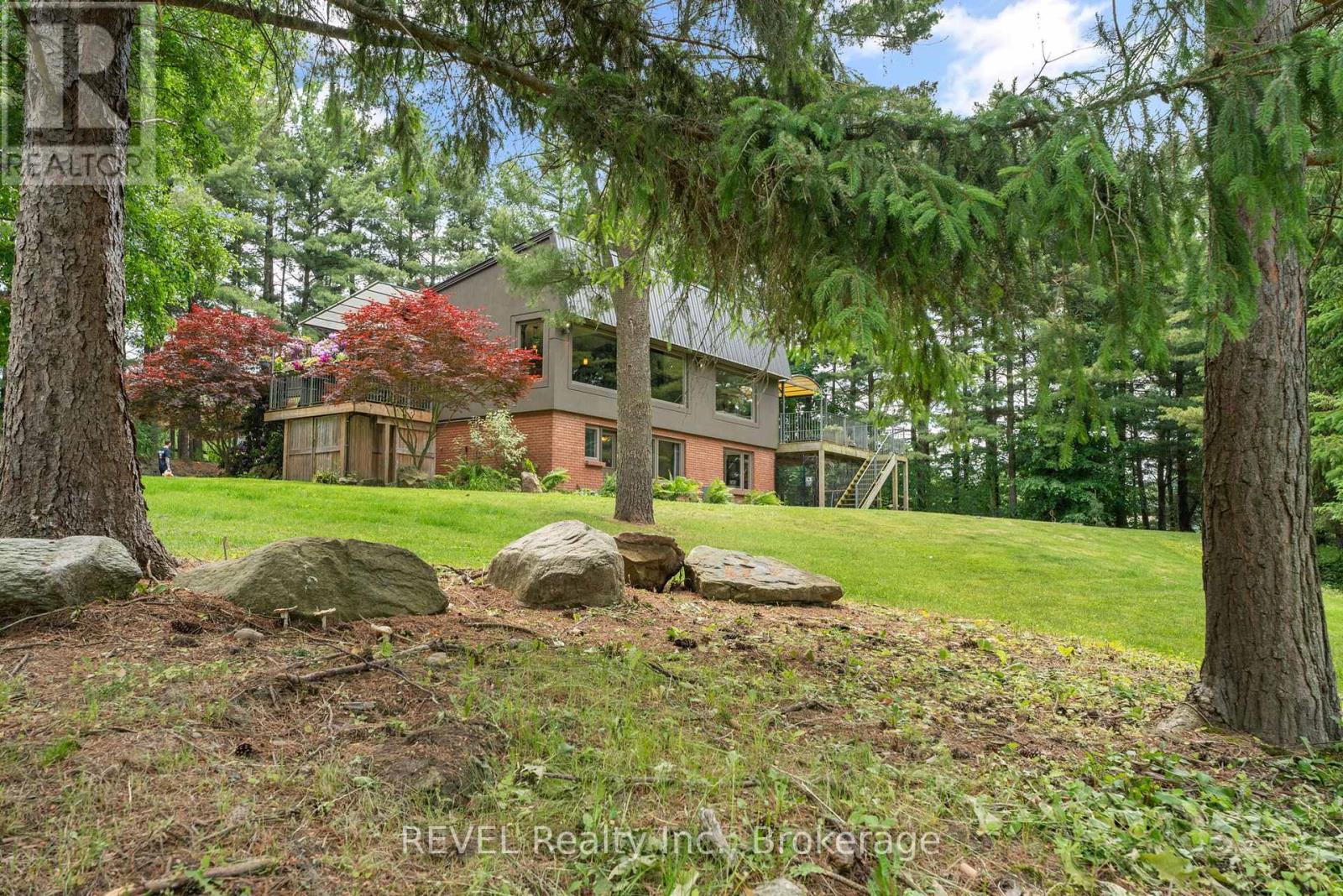 2027 Hansler Street, Pelham, Ontario  L0S 1M0 - Photo 41 - X12241222