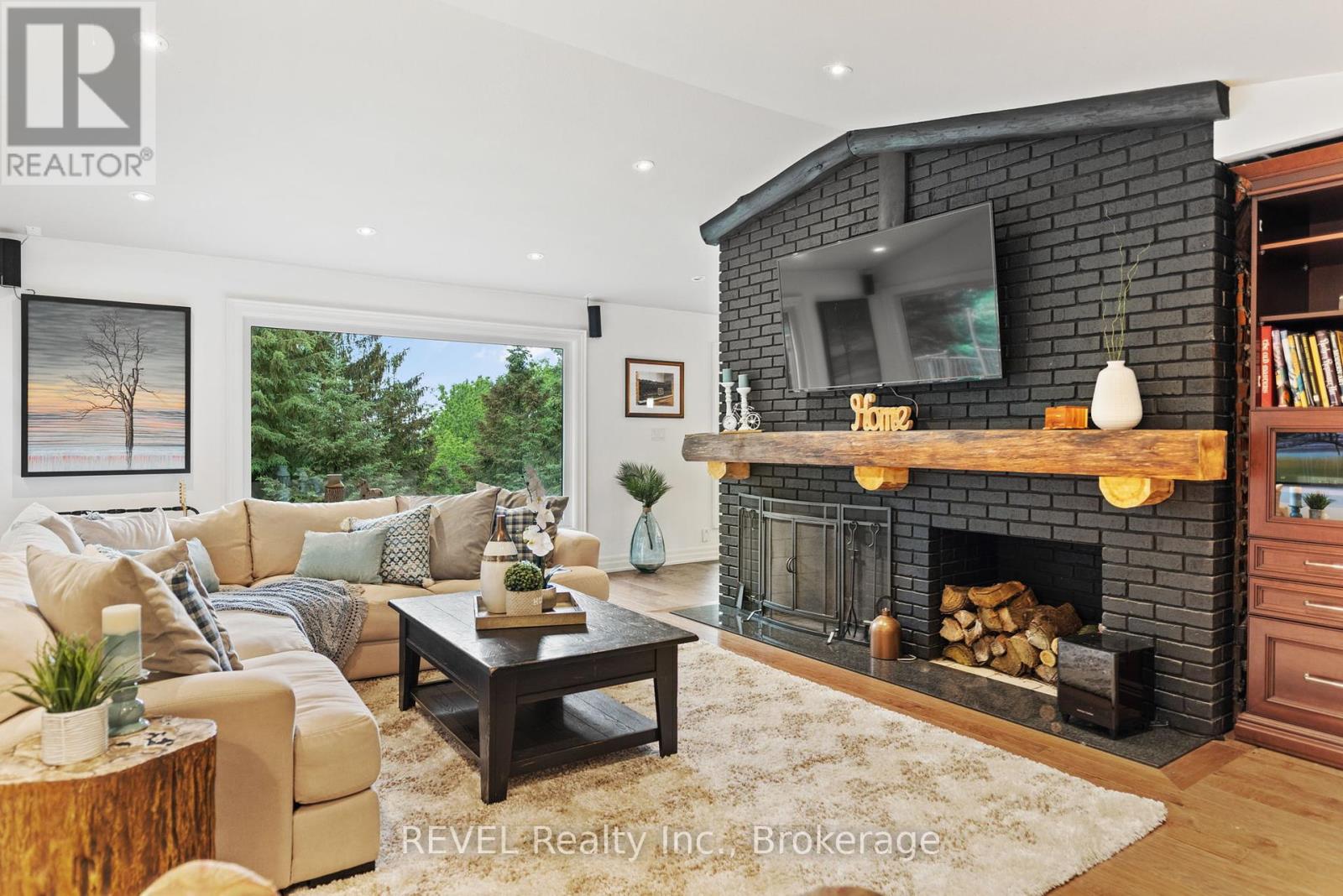 2027 Hansler Street, Pelham, Ontario  L0S 1M0 - Photo 6 - X12241222