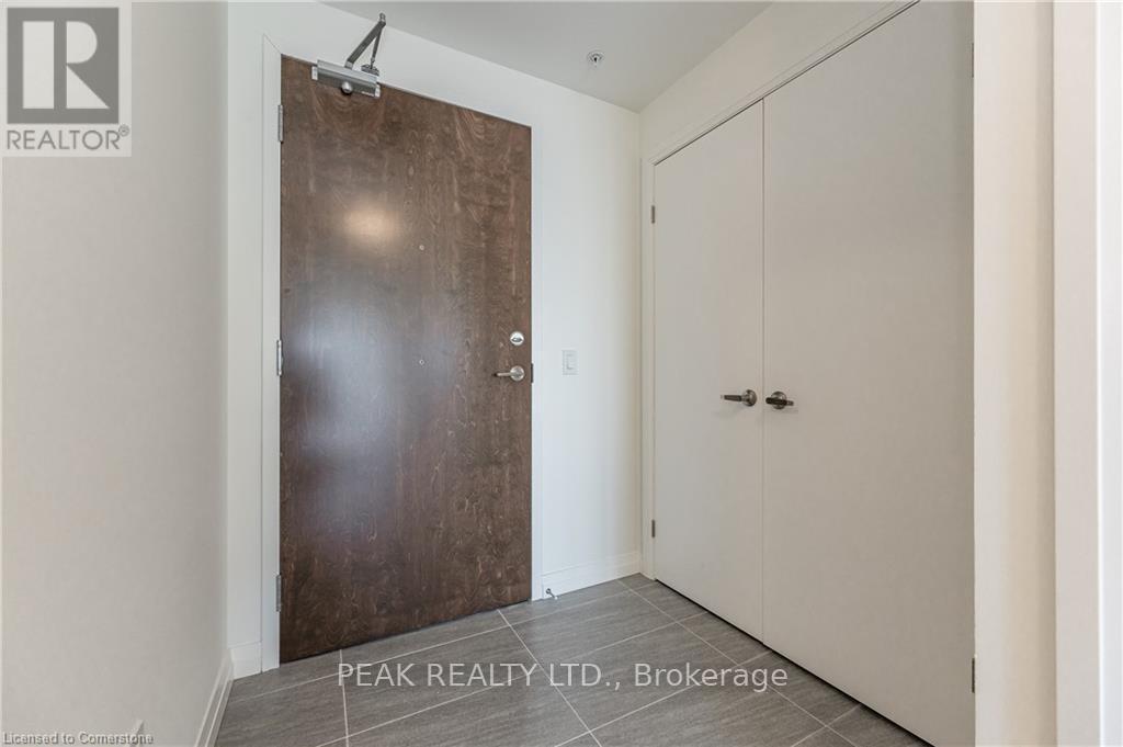 Property at 903 - 108 GARMENT STREET image 5
