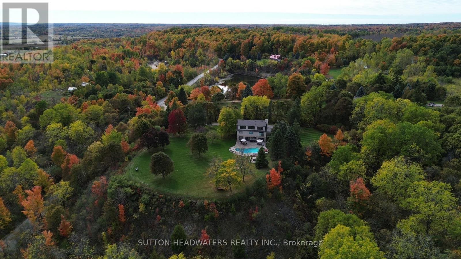 15415 Clayhill Road, Halton Hills, Ontario  L7G 4S8 - Photo 2 - W12205695