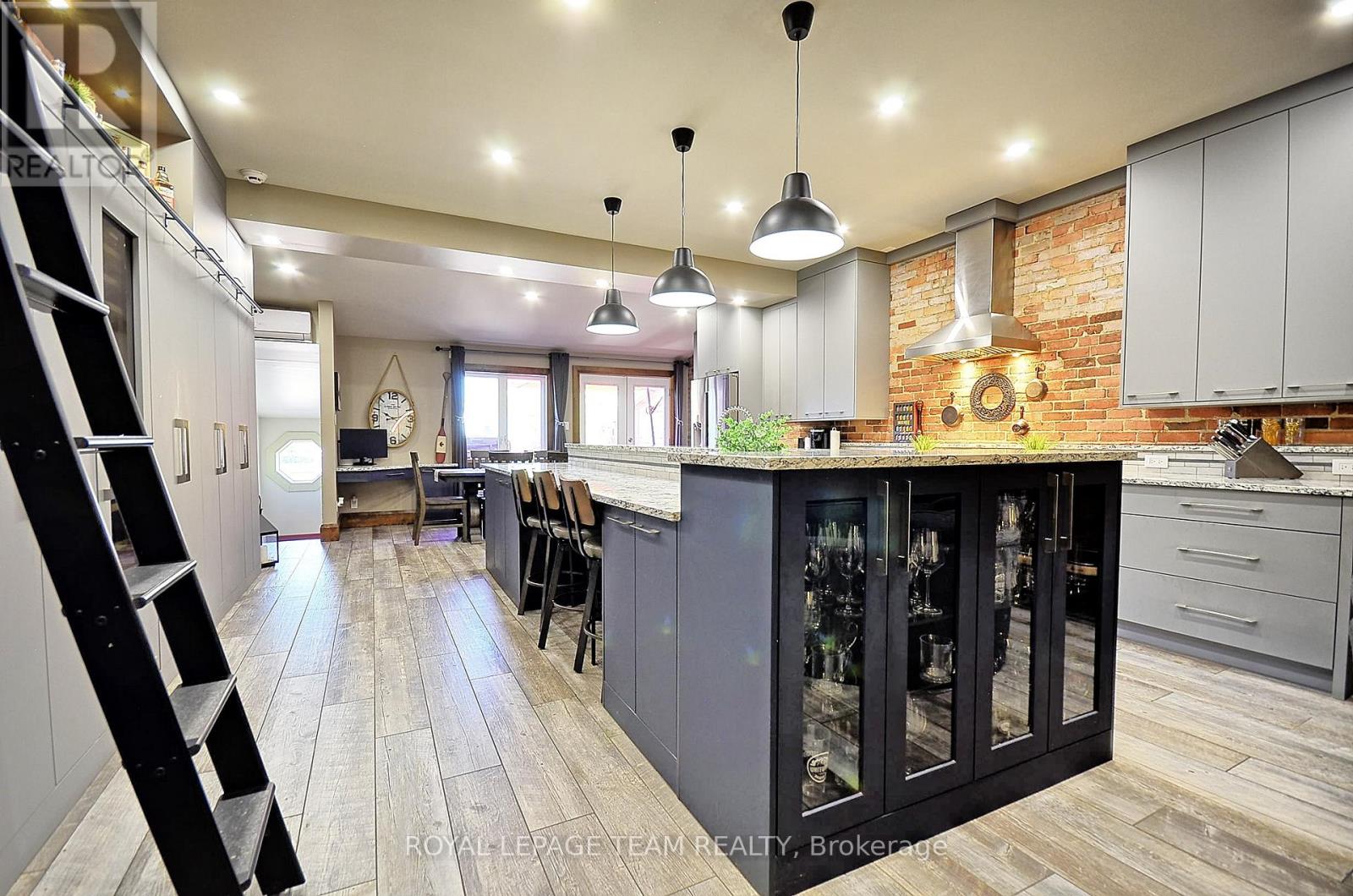 26 Elgin Street W, Arnprior, Ontario  K7S 1N3 - Photo 28 - X12241232