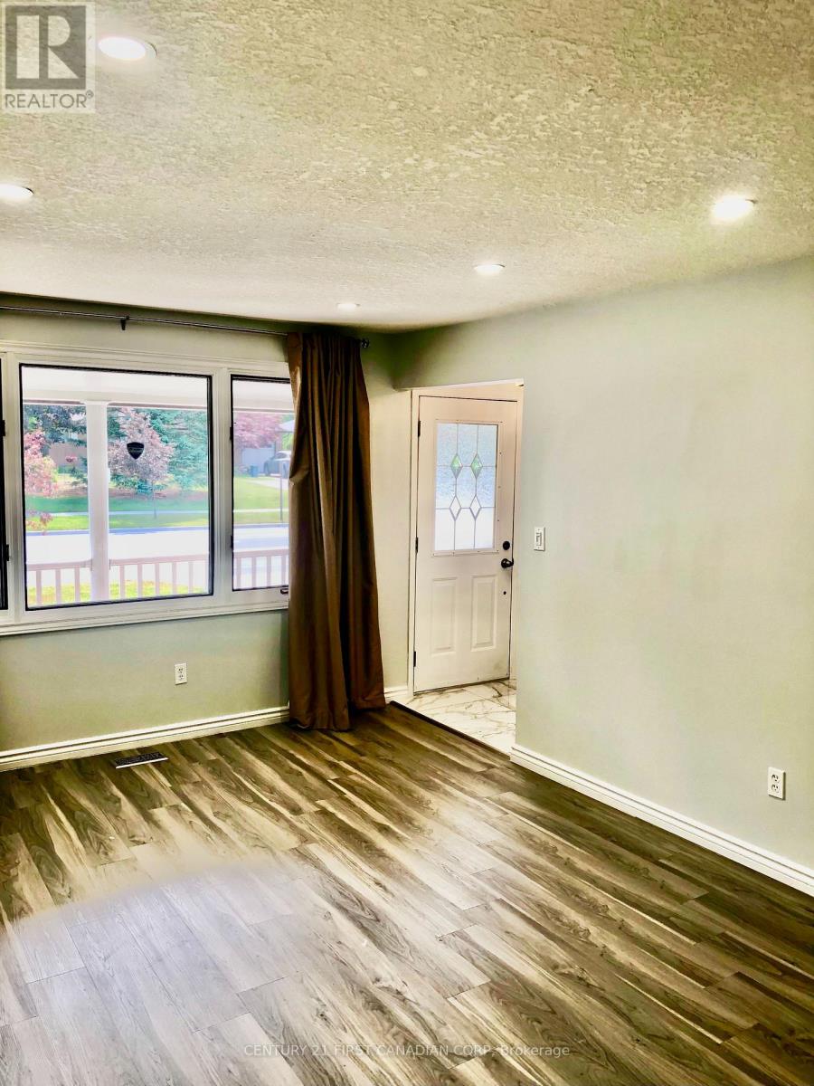 190 Fairview Avenue, St. Thomas, Ontario  N5R 5K4 - Photo 14 - X12241248
