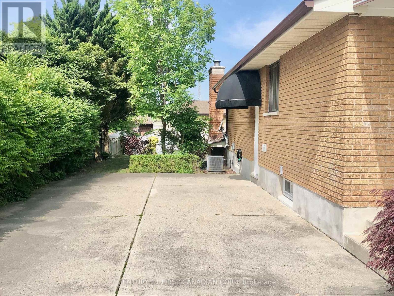 190 Fairview Avenue, St. Thomas, Ontario  N5R 5K4 - Photo 48 - X12241248