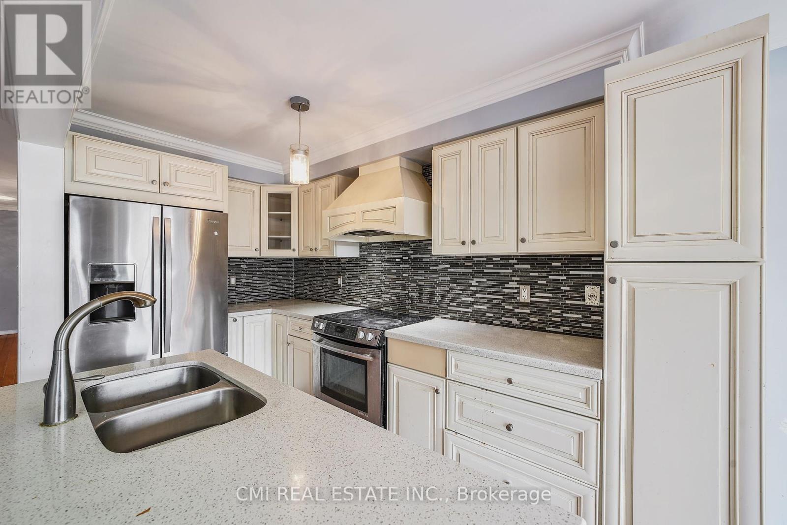 107 Venice Gate Drive, Vaughan, Ontario  L4H 0E8 - Photo 11 - N12241258