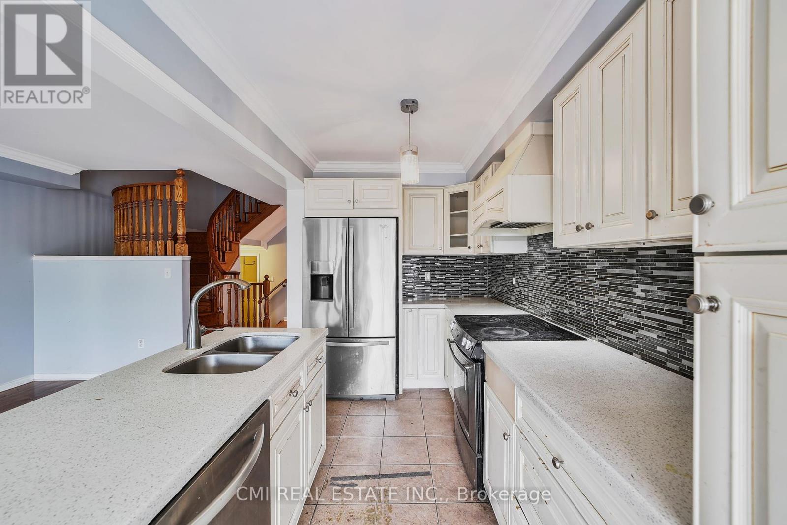 107 Venice Gate Drive, Vaughan, Ontario  L4H 0E8 - Photo 12 - N12241258