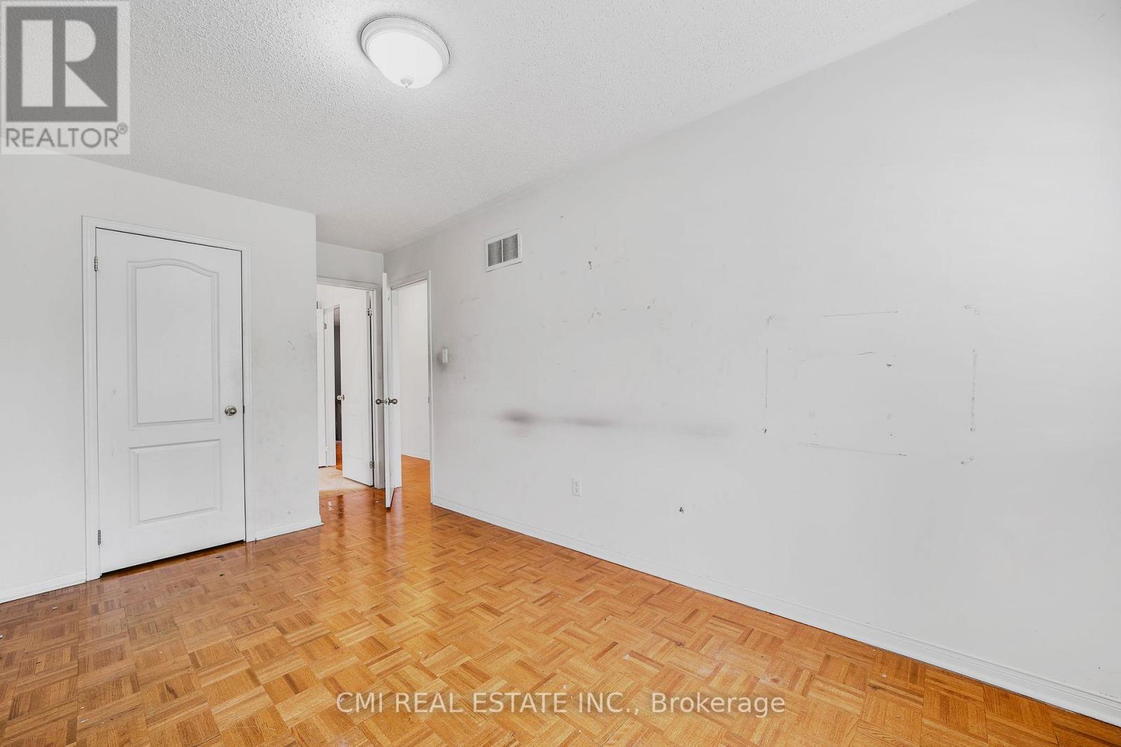 107 Venice Gate Drive, Vaughan, Ontario  L4H 0E8 - Photo 21 - N12241258