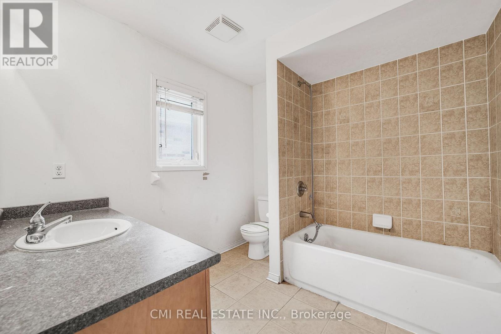 107 Venice Gate Drive, Vaughan, Ontario  L4H 0E8 - Photo 25 - N12241258