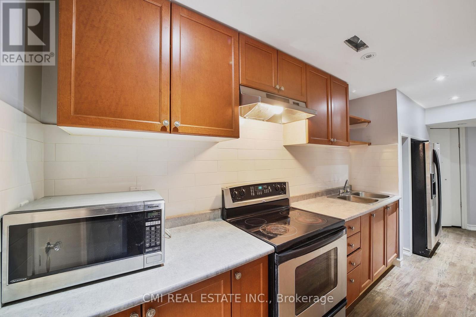 107 Venice Gate Drive, Vaughan, Ontario  L4H 0E8 - Photo 26 - N12241258