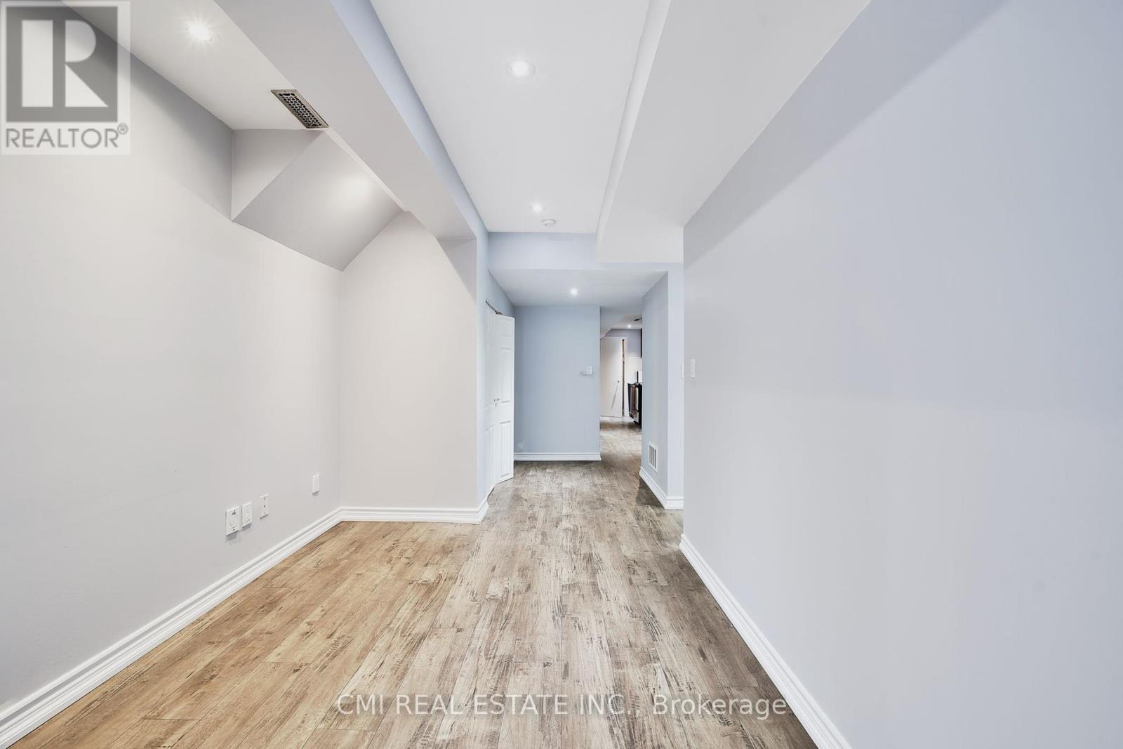 107 Venice Gate Drive, Vaughan, Ontario  L4H 0E8 - Photo 33 - N12241258