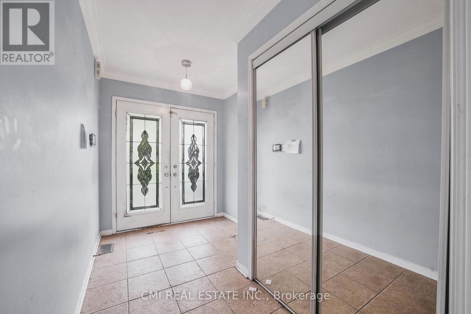Property at 107 VENICE GATE DRIVE image 5