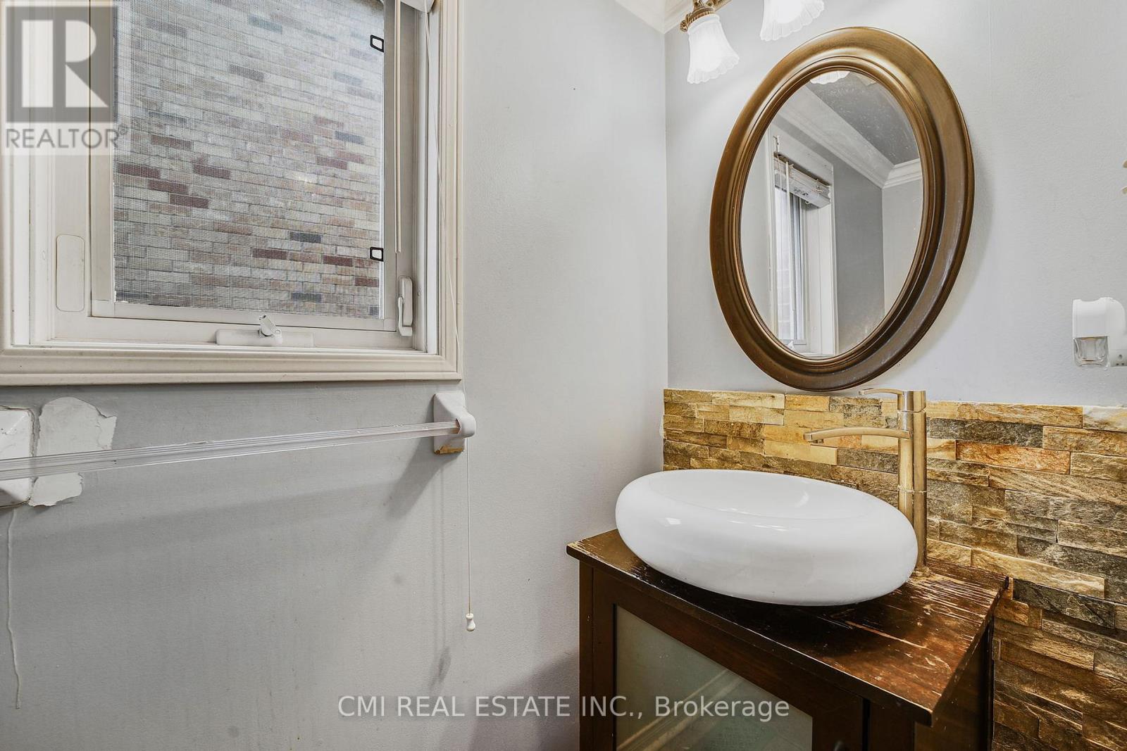 107 Venice Gate Drive, Vaughan, Ontario  L4H 0E8 - Photo 6 - N12241258