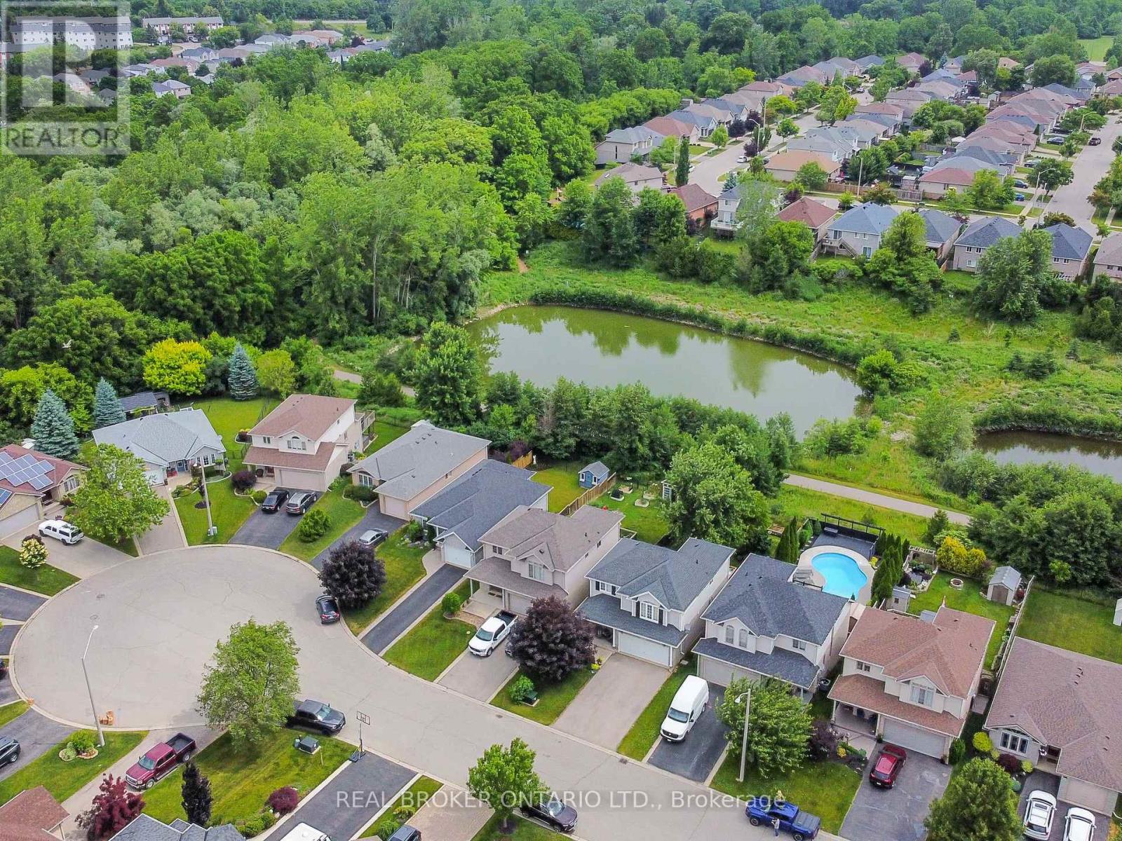Property at 18 BRICKER COURT image 2
