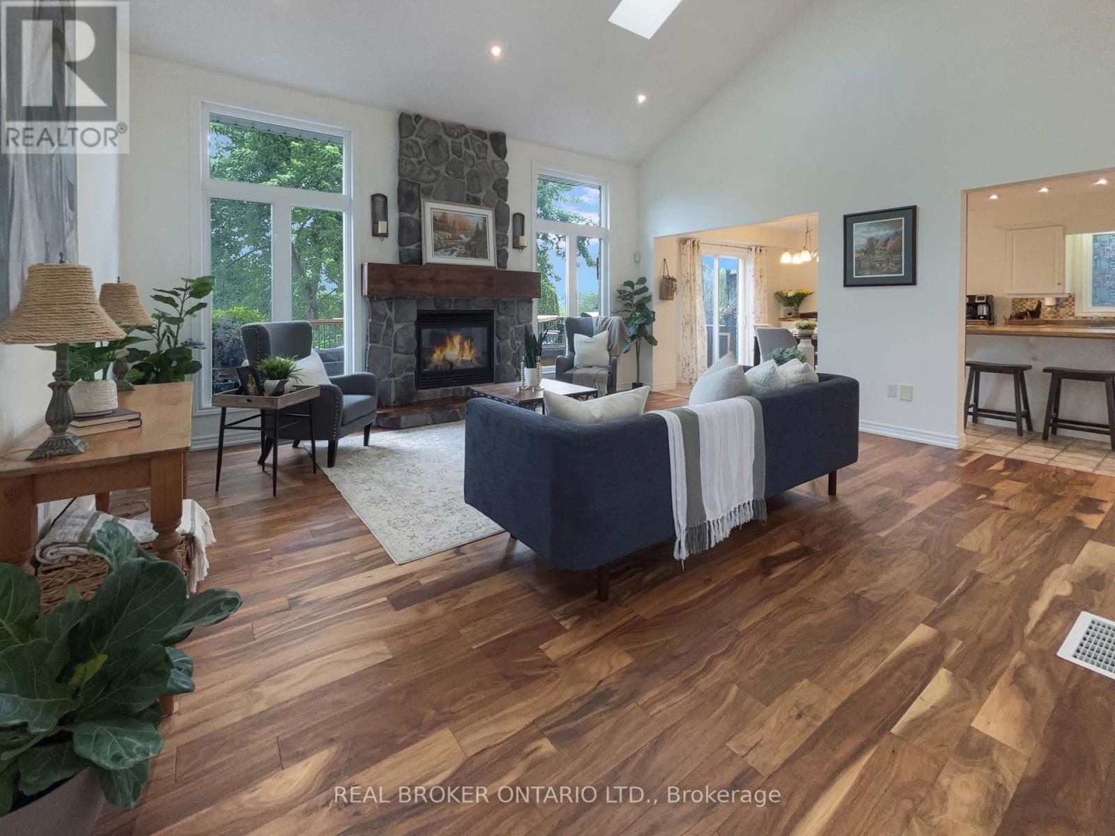 Property at 18 BRICKER COURT image 5