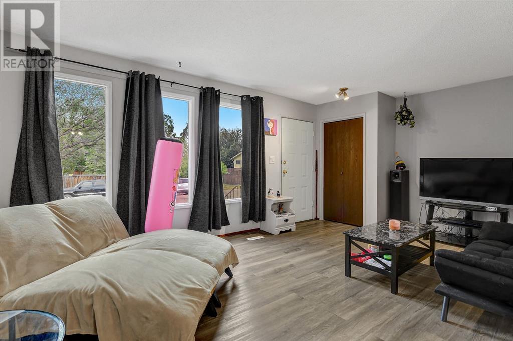 Property at 9707 69 Avenue image 3