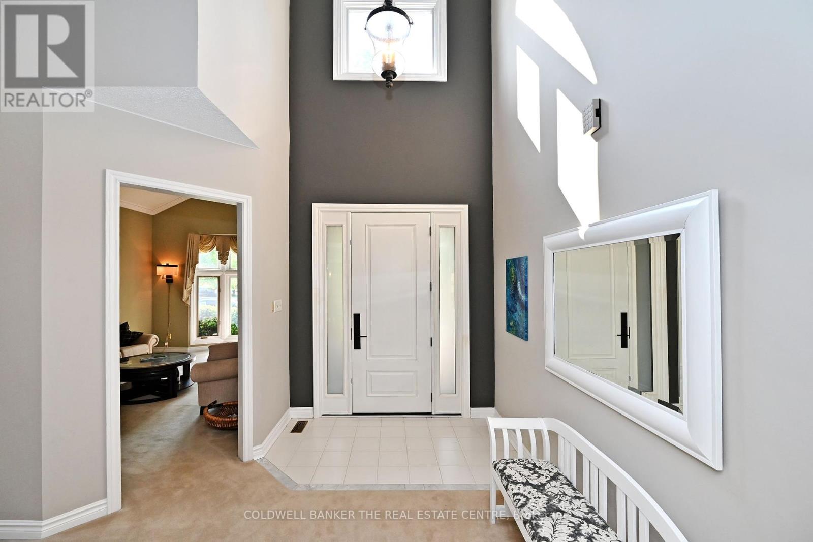 Property at 407 FAIRWAY GARDENS image 4