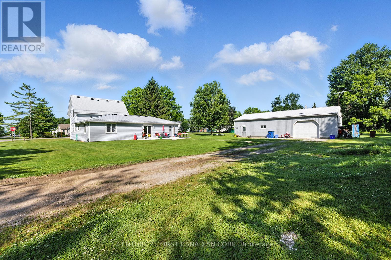 19089 Hill Road, Chatham-Kent, Ontario  N0P 1X0 - Photo 1 - X12241329