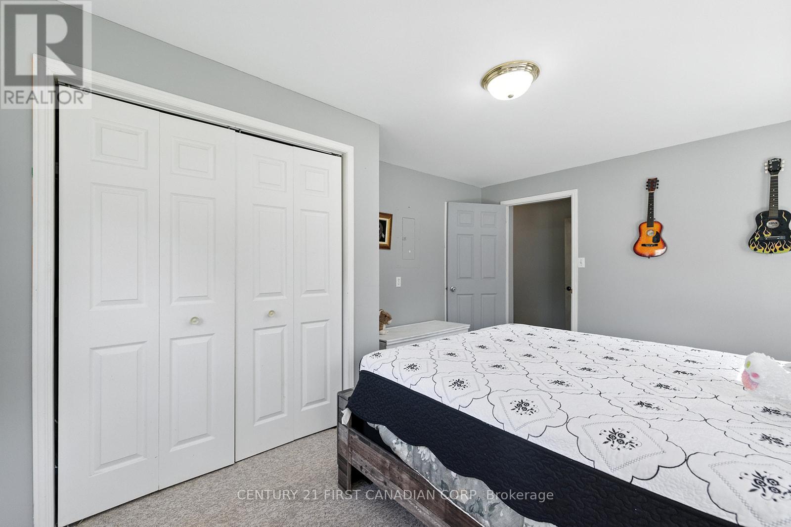 19089 Hill Road, Chatham-Kent, Ontario  N0P 1X0 - Photo 19 - X12241329