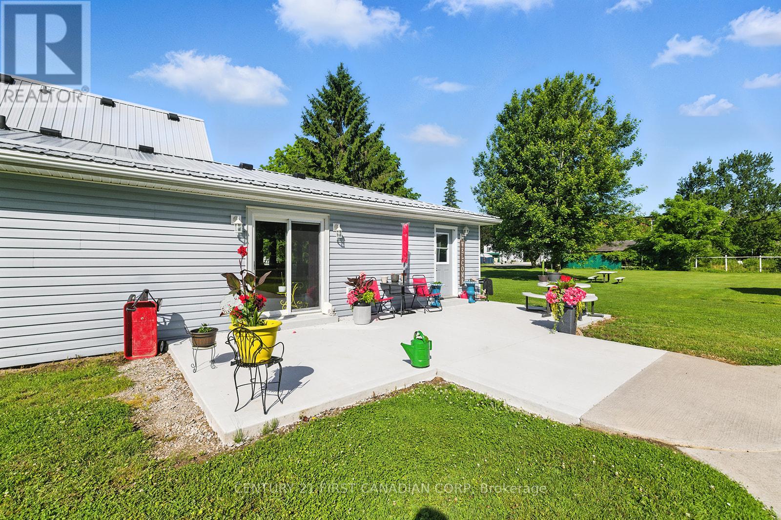 19089 Hill Road, Chatham-Kent, Ontario  N0P 1X0 - Photo 29 - X12241329