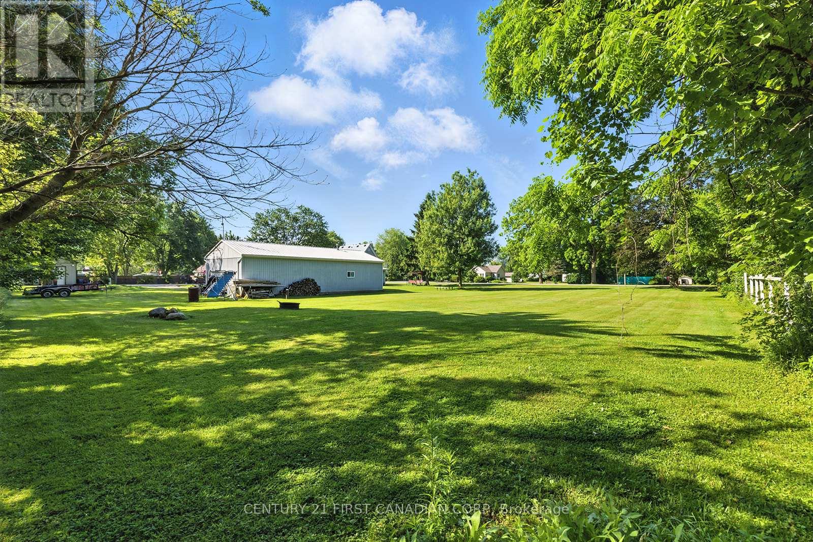 19089 Hill Road, Chatham-Kent, Ontario  N0P 1X0 - Photo 33 - X12241329