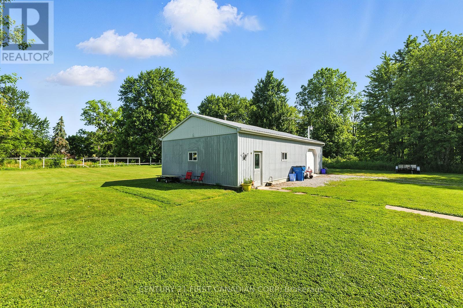 19089 Hill Road, Chatham-Kent, Ontario  N0P 1X0 - Photo 34 - X12241329