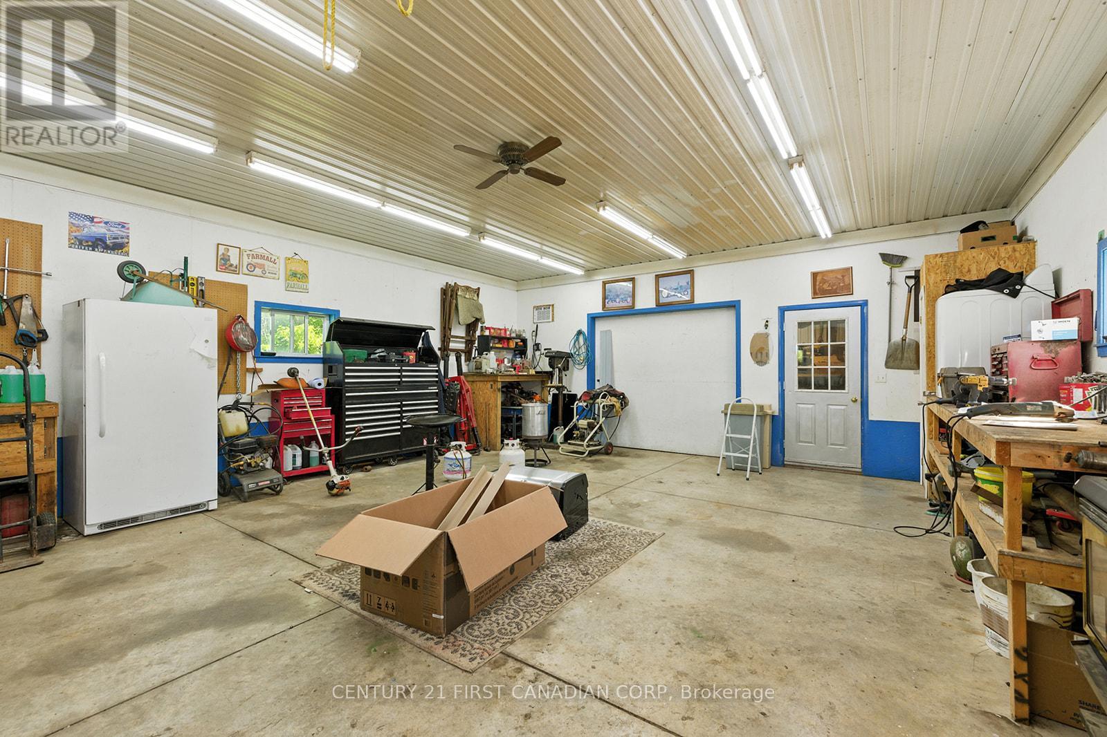 19089 Hill Road, Chatham-Kent, Ontario  N0P 1X0 - Photo 35 - X12241329