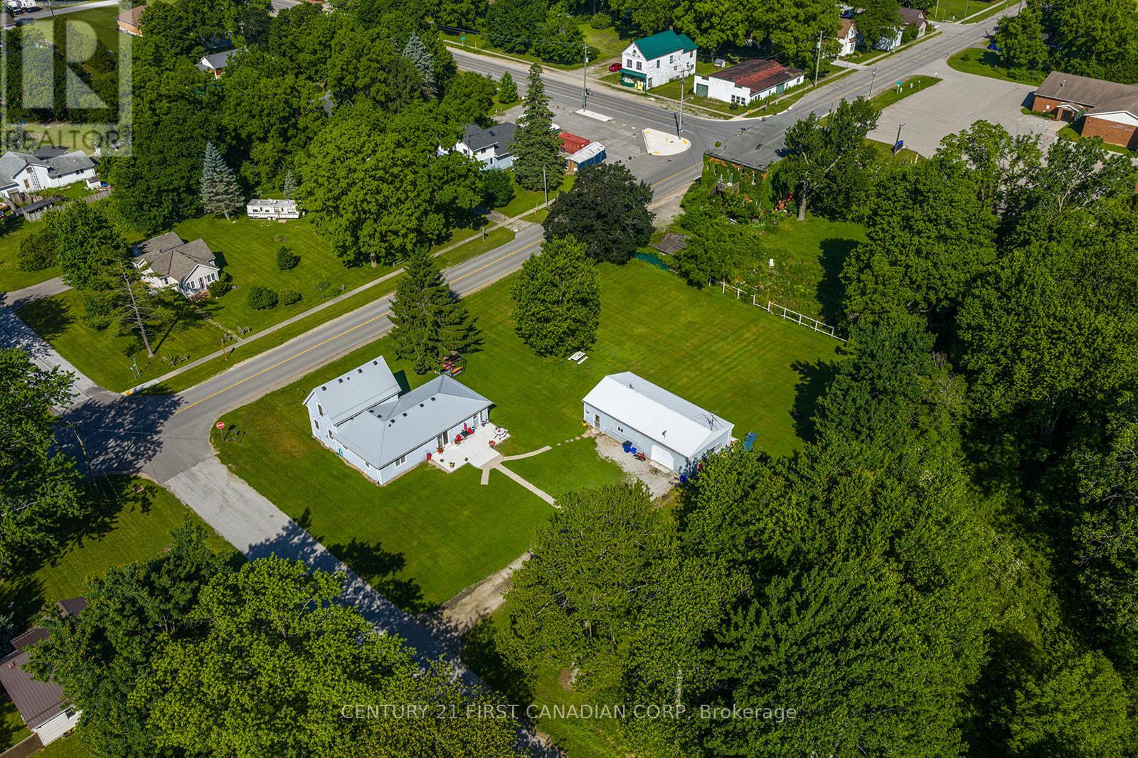 19089 Hill Road, Chatham-Kent, Ontario  N0P 1X0 - Photo 39 - X12241329
