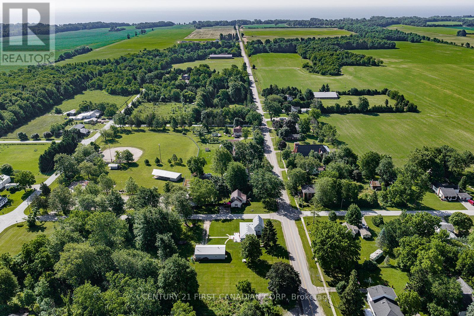19089 Hill Road, Chatham-Kent, Ontario  N0P 1X0 - Photo 44 - X12241329