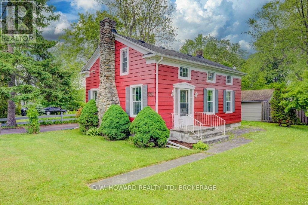 302 Beachview Avenue, Fort Erie, Ontario  L2A 4L7 - Photo 1 - X12241325