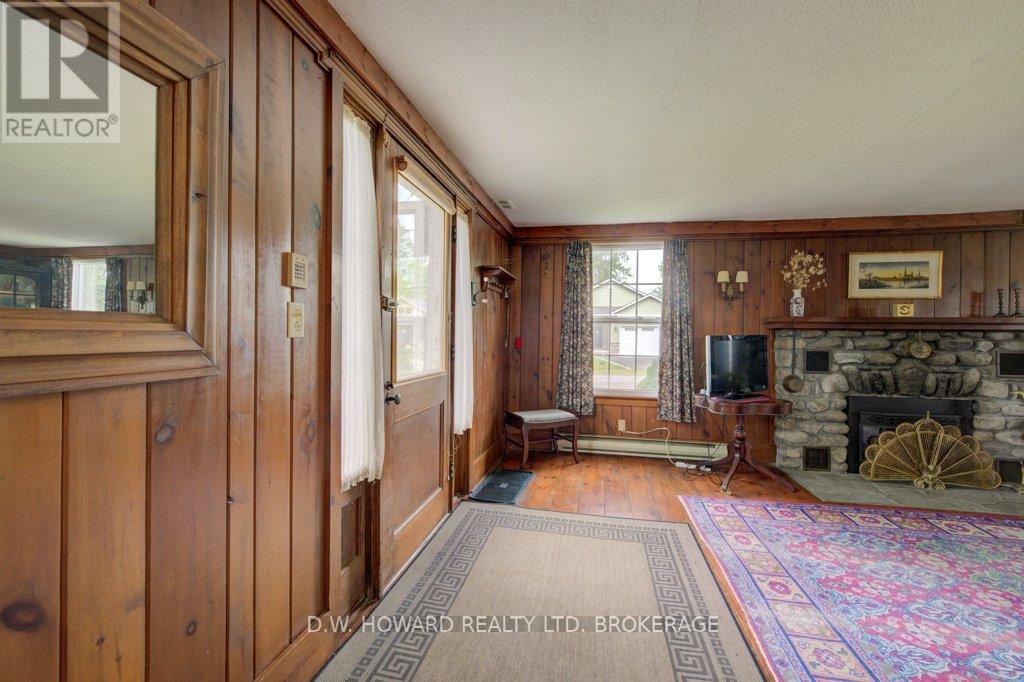 302 Beachview Avenue, Fort Erie, Ontario  L2A 4L7 - Photo 10 - X12241325