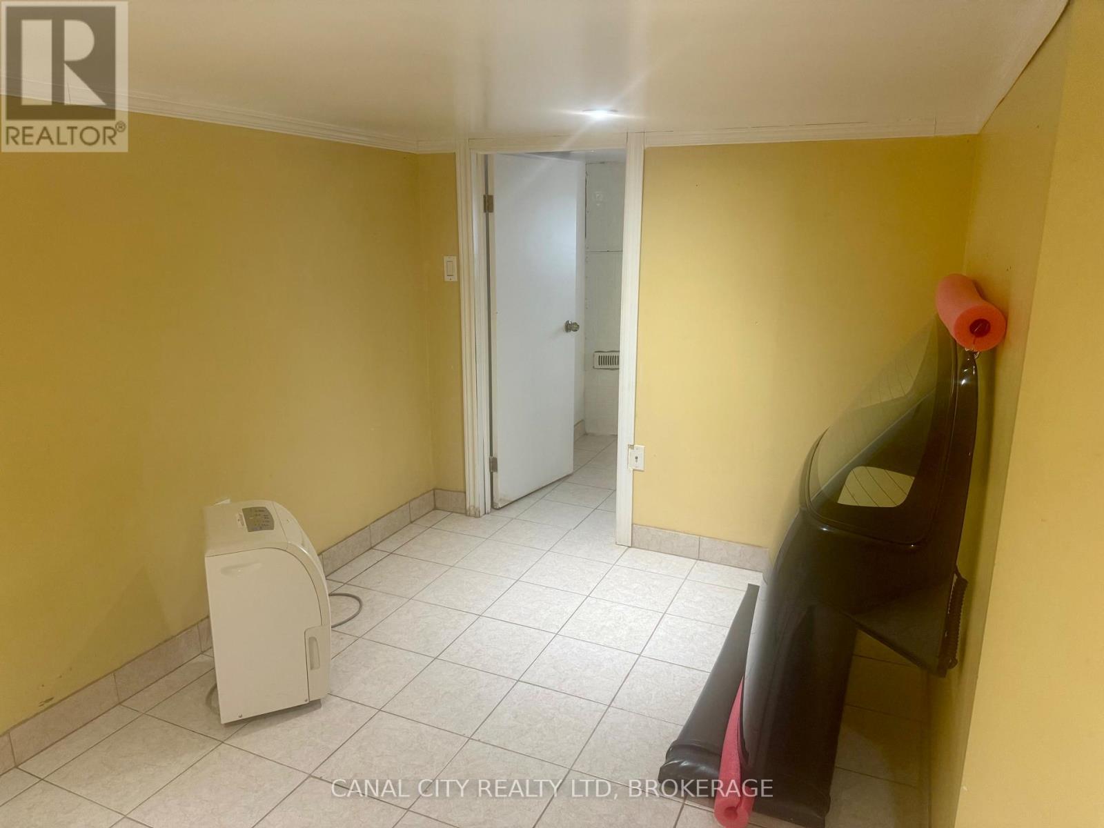 75 West Street N, Thorold, Ontario  L2V 2S4 - Photo 16 - X12239693