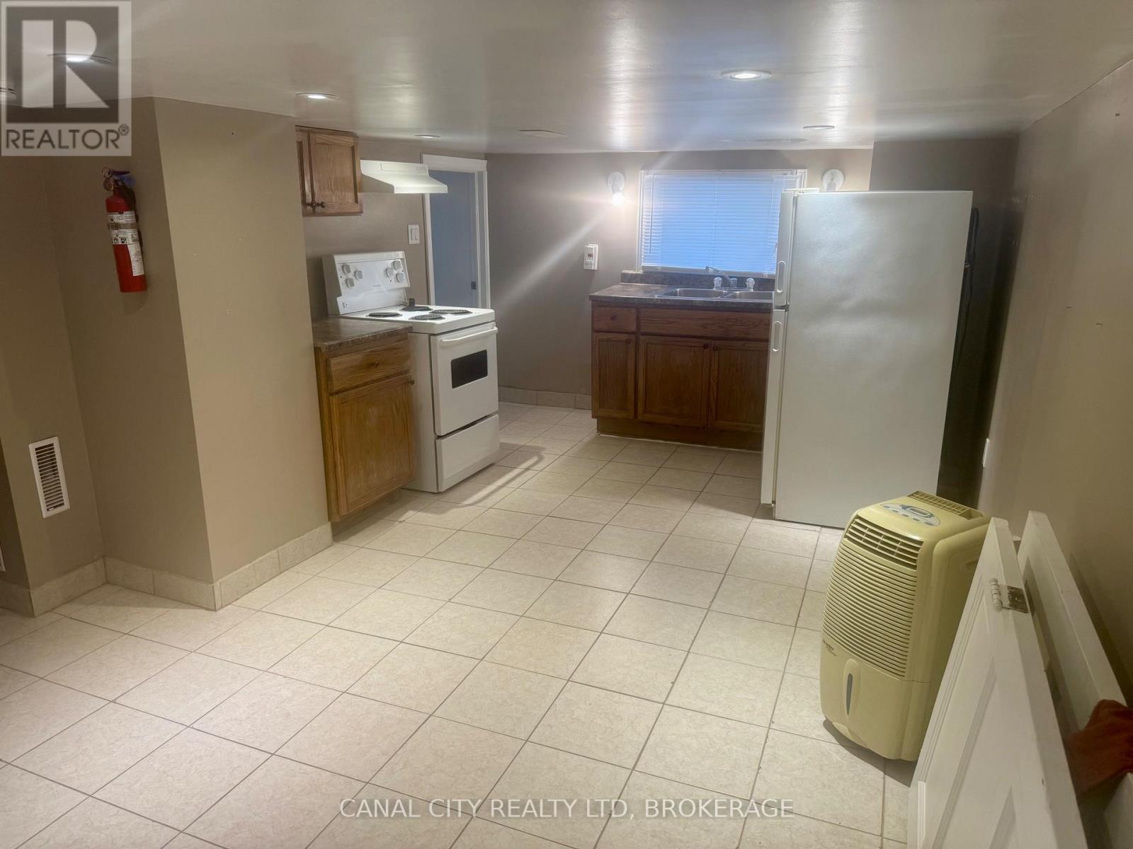 75 West Street N, Thorold, Ontario  L2V 2S4 - Photo 19 - X12239693