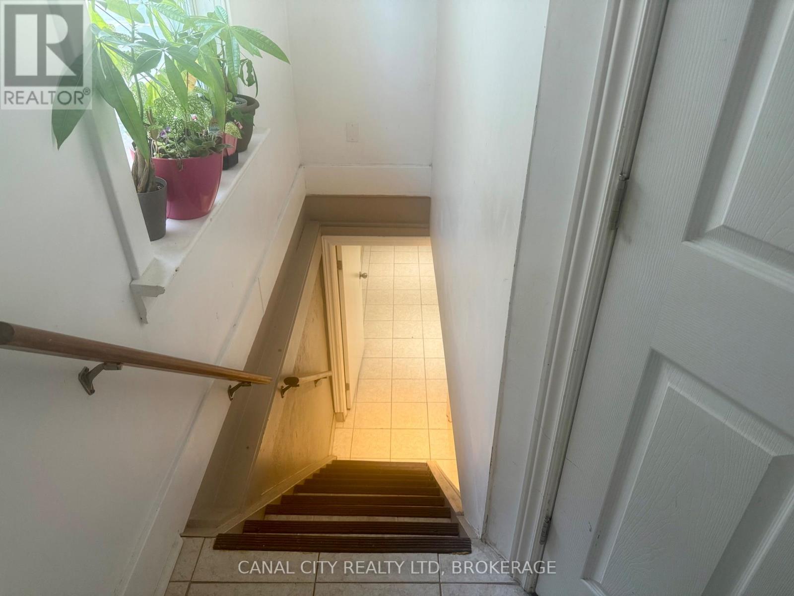 75 West Street N, Thorold, Ontario  L2V 2S4 - Photo 13 - X12239693