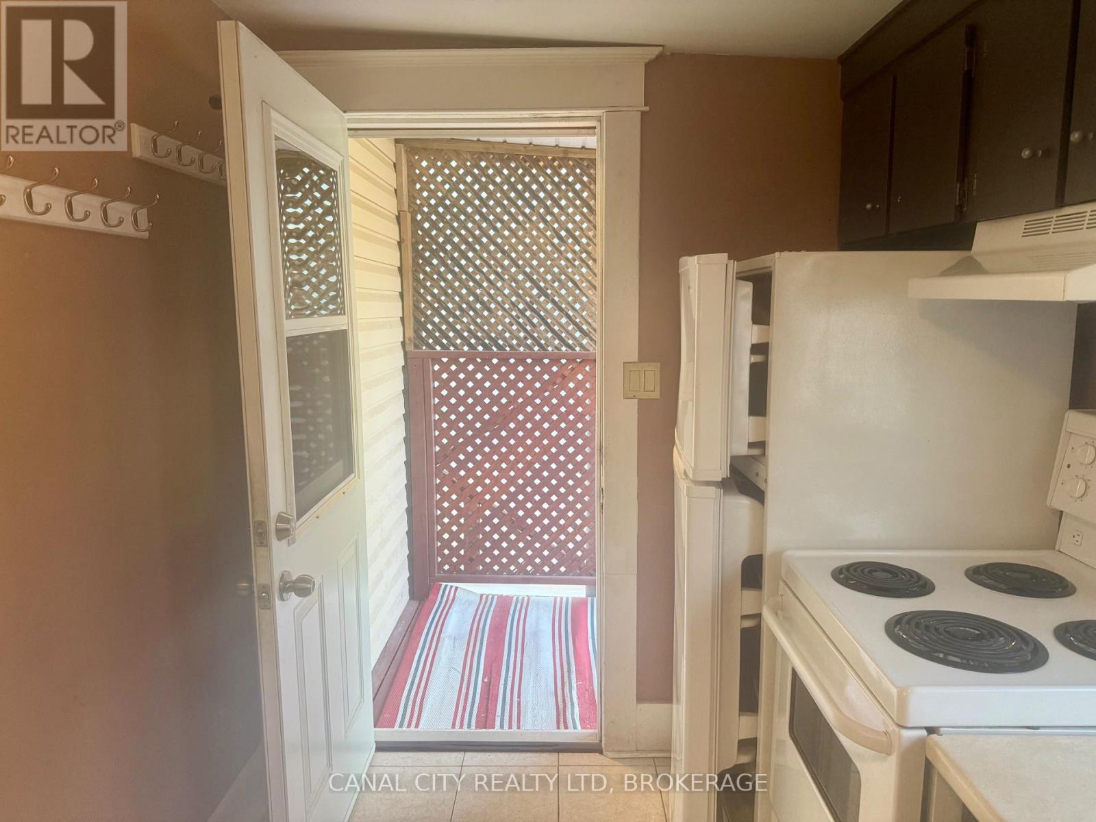 75 West Street N, Thorold, Ontario  L2V 2S4 - Photo 9 - X12239693