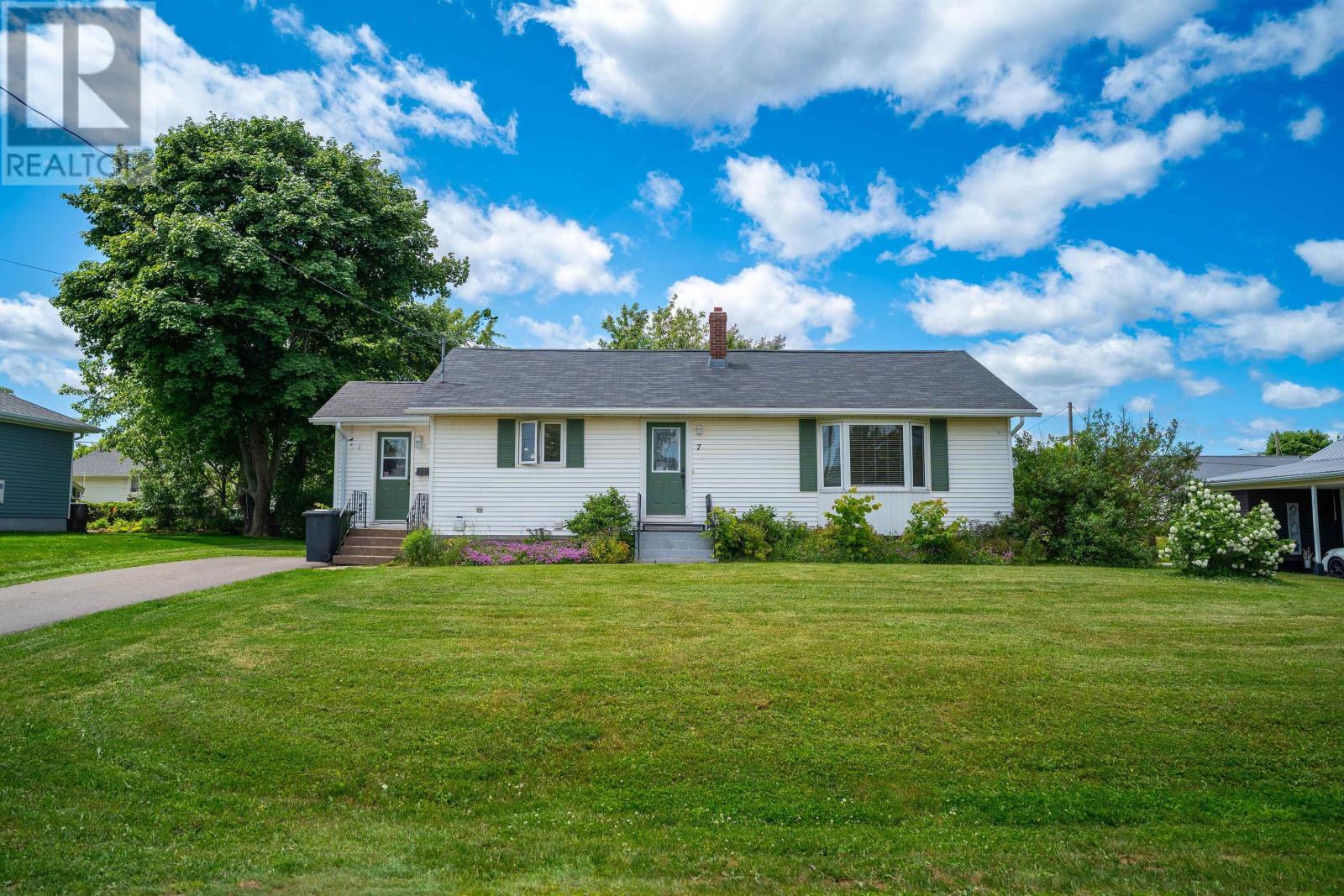 Property at 7 Donwood Drive image 1
