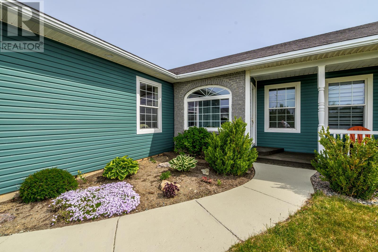 Property at 4 Nathaniel Drive image 3