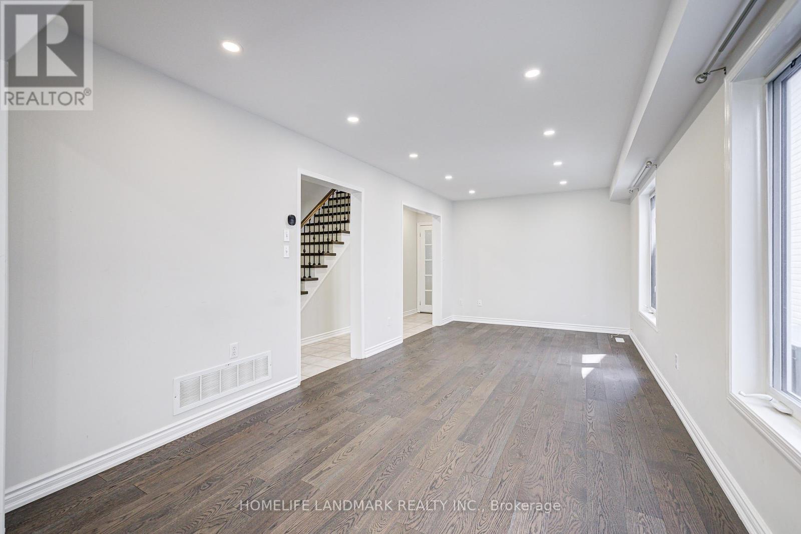 Property at 72 BILLINGSLEY CRESCENT image 1