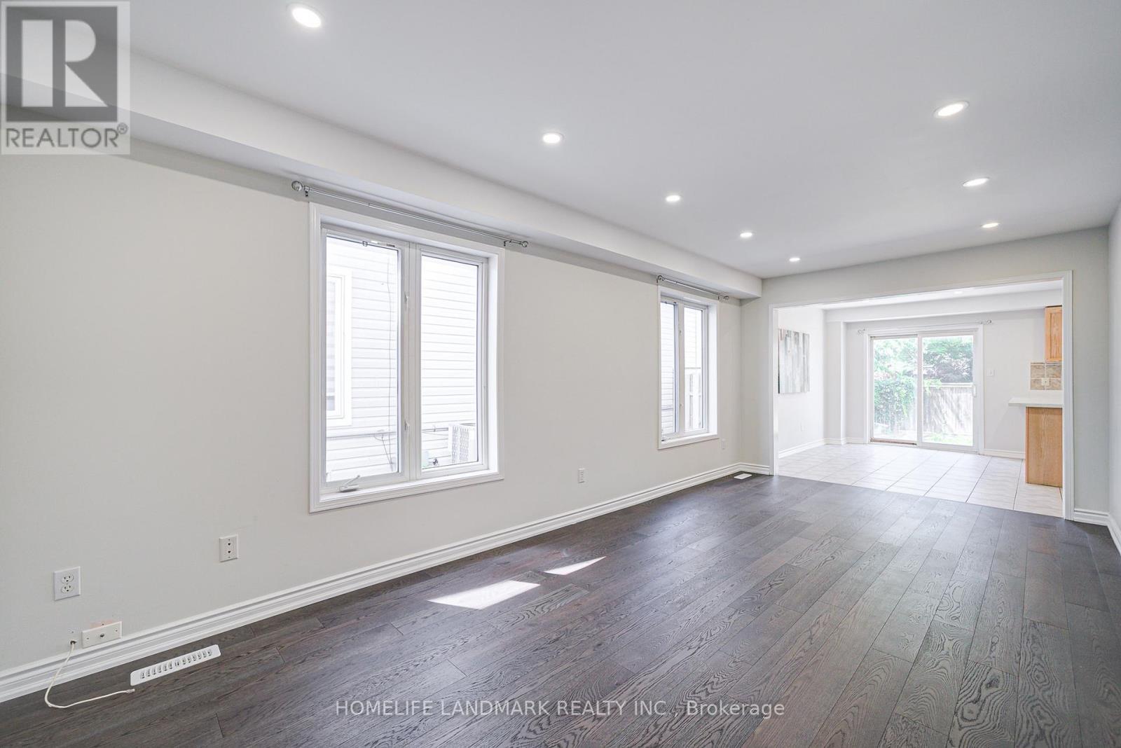 Property at 72 BILLINGSLEY CRESCENT image 2
