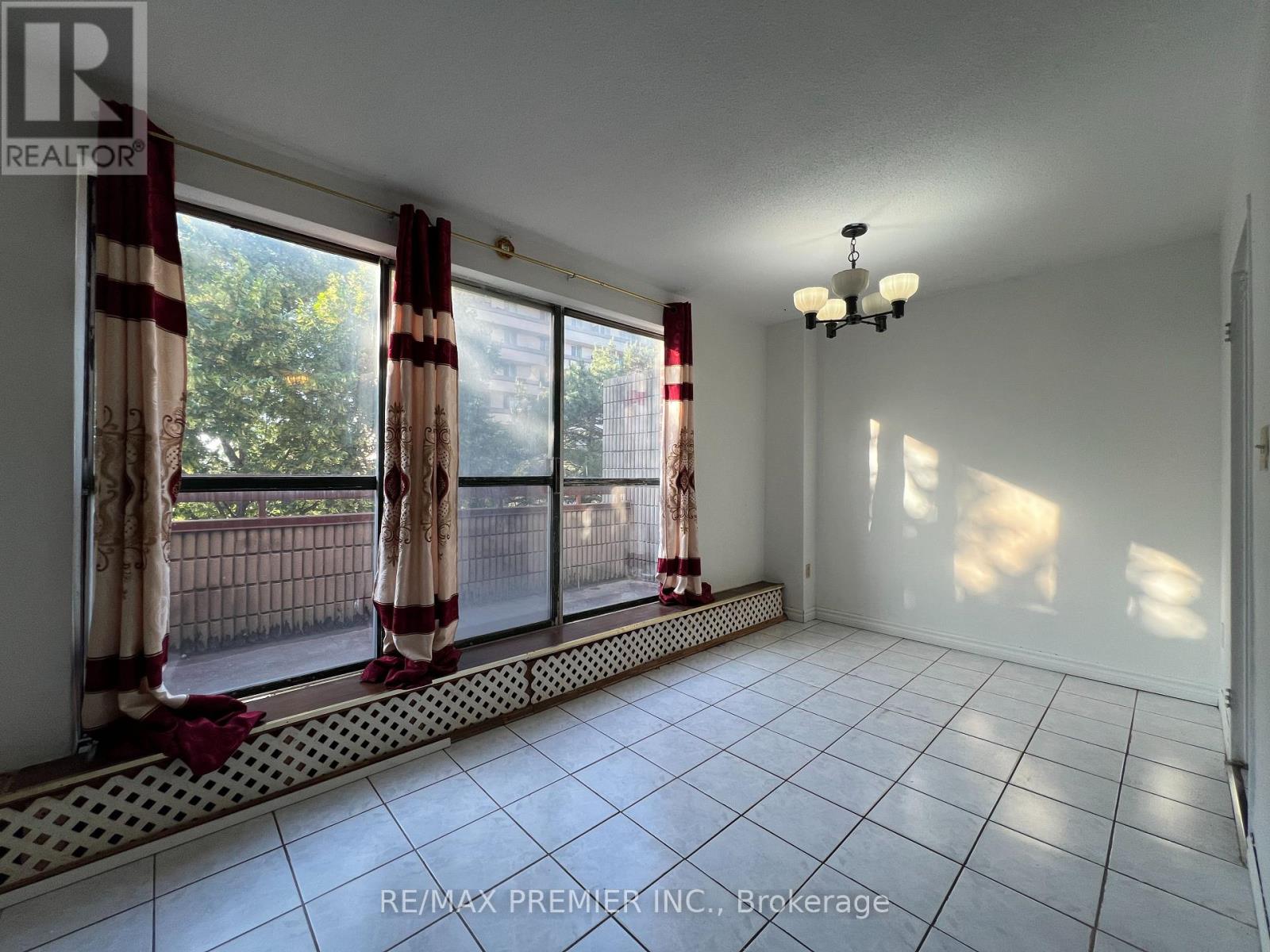 234 - 10 Eddystone Avenue, Toronto, Ontario  M3N 2T2 - Photo 2 - W12241328