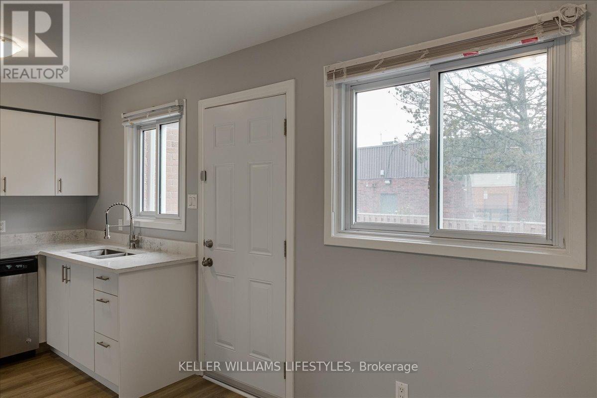 15 - 1430 Jalna Boulevard, London South, Ontario  N6E 3C1 - Photo 12 - X12241339