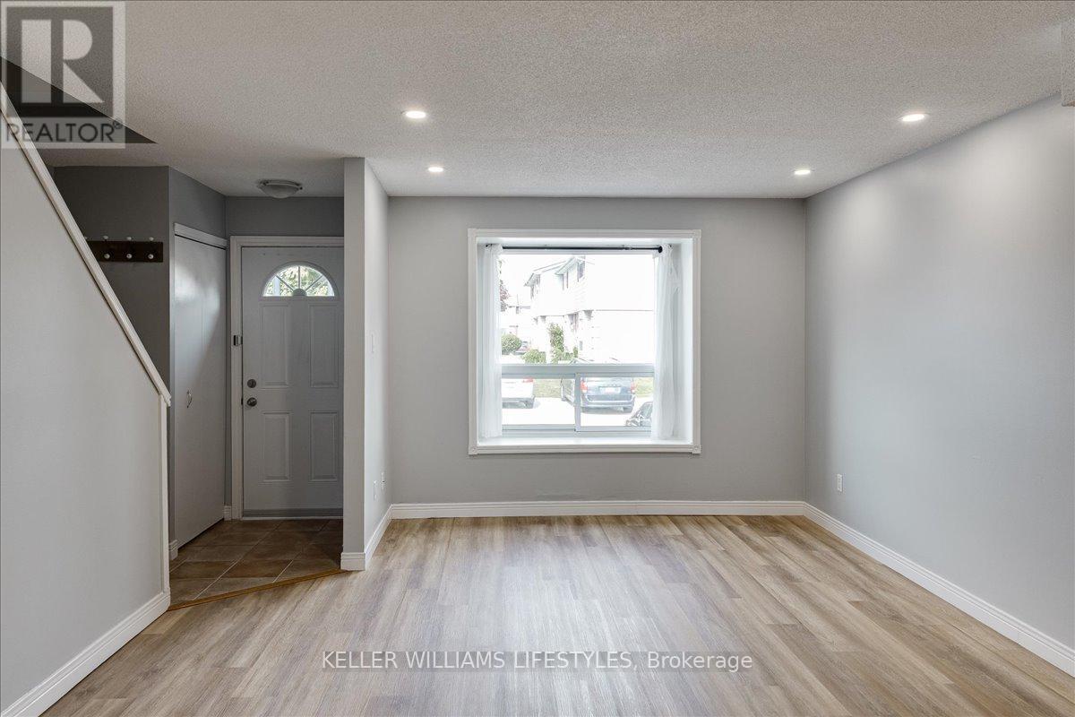 Property at 15 - 1430 JALNA BOULEVARD image 5