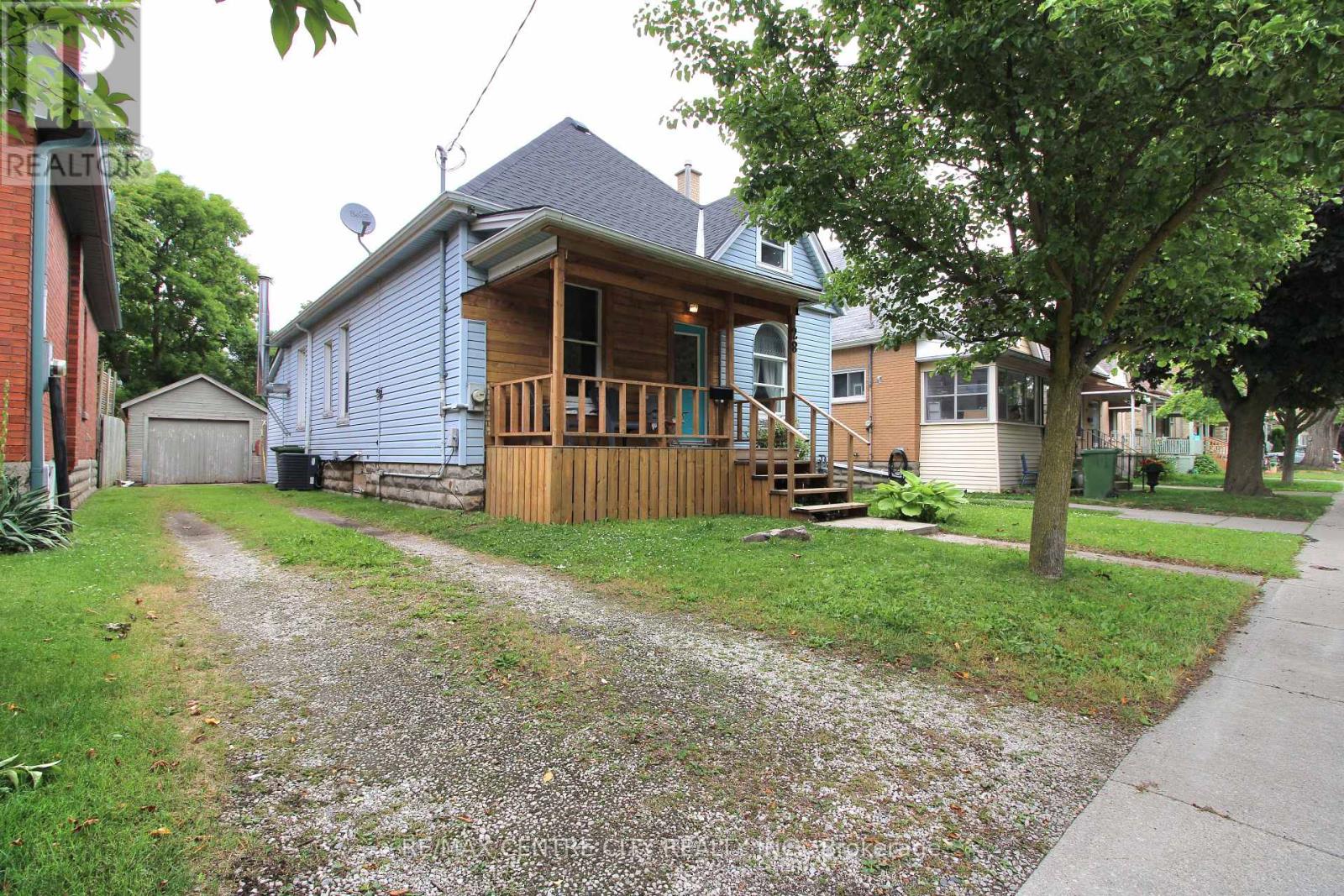 28 Maple Street, St. Thomas, Ontario  N5R 1Y9 - Photo 1 - X12241384